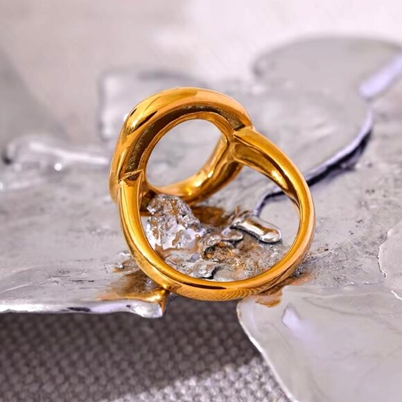 NWT Statement Chunky Oval Cut-Out Ring Sz. 8 18K Gold Plated - Picture 5 of 10